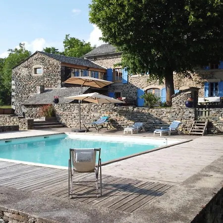 Champêtre : Magnifique Ferme Réhabilitée Avec Piscine, Terrasses Et Confort Moderne à St étienne Lardeyrol - Fr-1-582-389 * Saint-Etienne-Lardeyrol