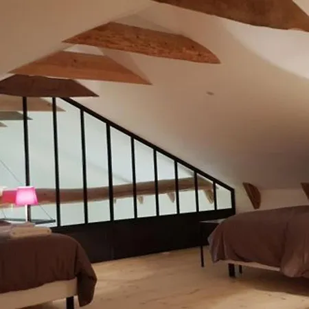 Champêtre : Magnifique Ferme Réhabilitée Avec Piscine, Terrasses Et Confort Moderne à St étienne Lardeyrol - Fr-1-582-389 *