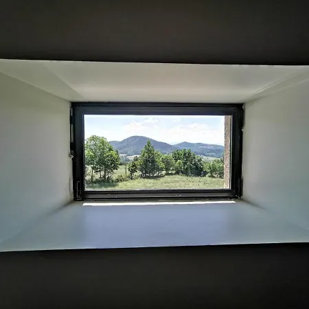 Sejour Champetre : Magnifique Ferme Rehabilitee Avec Piscine, Terrasses Et Confort Moderne A St Etienne Lardeyrol - Fr-1-582-389 לינה וארוחת בוקר