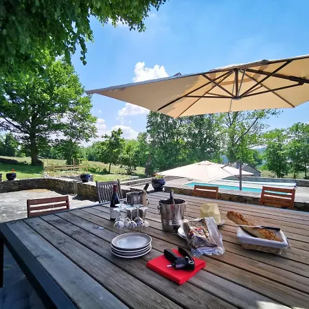 Bed & Breakfast Champêtre : Magnifique Ferme Réhabilitée Avec Piscine, Terrasses Et Confort Moderne à St étienne Lardeyrol - Fr-1-582-389