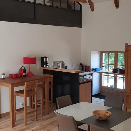 לינה וארוחת בוקר Sejour Champetre : Magnifique Ferme Rehabilitee Avec Piscine, Terrasses Et Confort Moderne A St Etienne Lardeyrol - Fr-1-582-389